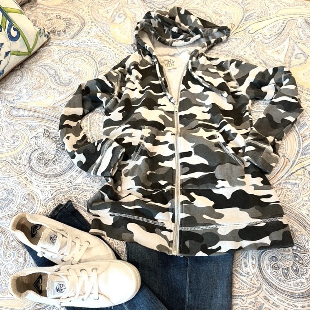 Chaser Zip-up Hoodie